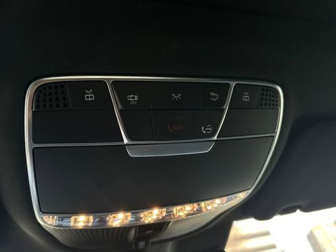 Used 2019 Mercedes-Benz S 560 4MATIC Sedan image 32