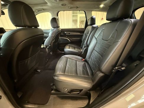 Used 2022 Kia Telluride SX w/ SX Prestige Package image 17