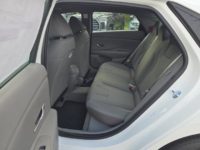 New 2026 Hyundai Elantra SE FWD image 14