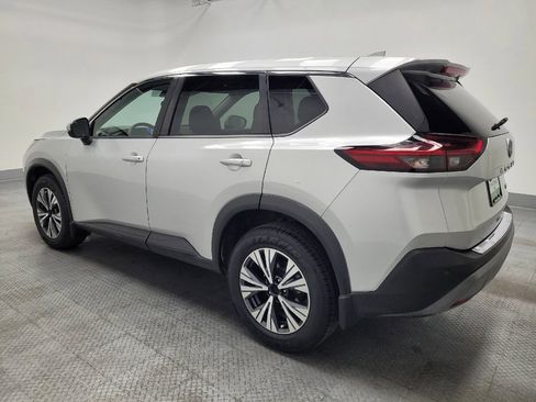 Used 2022 Nissan Rogue SV FWD image 3