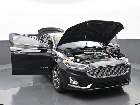 Used 2019 Ford Fusion Titanium image 46