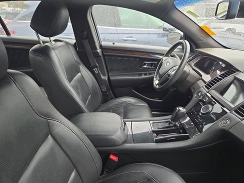Used 2019 Ford Taurus Limited image 11