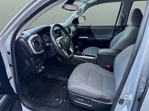 Used 2021 Toyota Tacoma SR5 image 12
