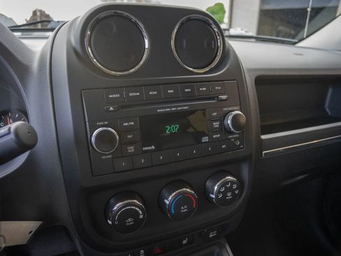 Used 2015 Jeep Patriot High Altitude FWD image 18