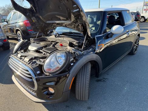 Used 2018 MINI Cooper 2-Door Hardtop image 20