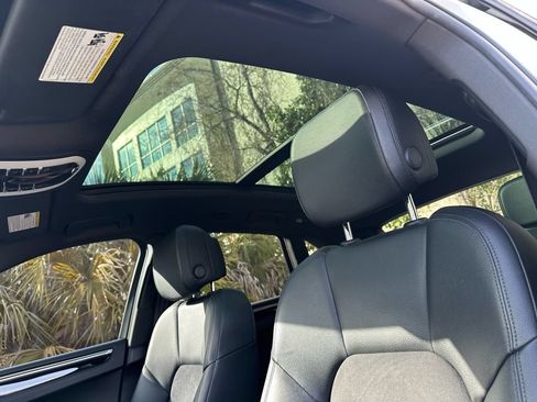 Used 2020 Porsche Macan w/ Driver Memory Package AWD/4WD image 30