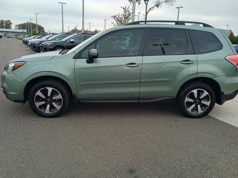 Used 2017 Subaru Forester 2.5i Premium w/ All-Weather Package image 8