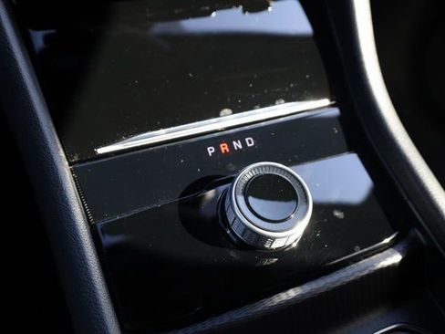 Used 2024 Jeep Grand Cherokee Laredo X image 21