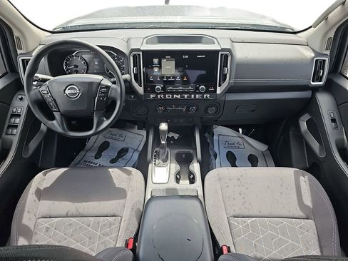 Used 2025 Nissan Frontier SV RWD image 13