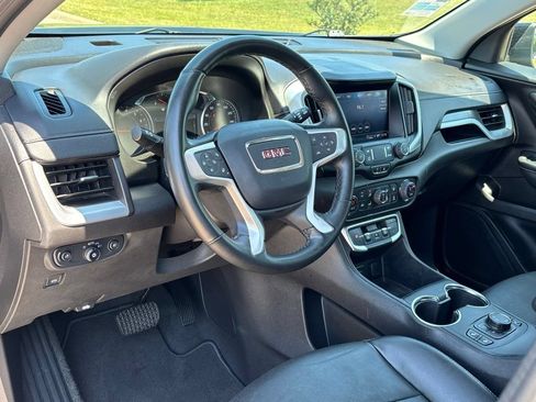 Used 2024 GMC Terrain SLT AWD/4WD image 12