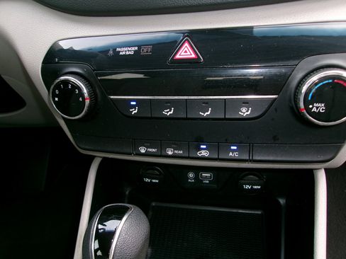 Used 2017 Hyundai Tucson SE image 17