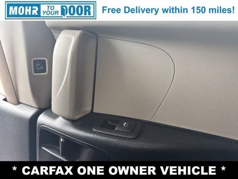 Used 2023 Chrysler Pacifica Touring-L image 24