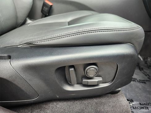 Used 2025 Land Rover Range Rover Velar Dynamic SE image 19