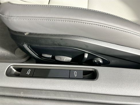 Certified 2026 Porsche 911 Targa 4 GTS image 32