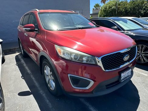 Used 2016 Kia Sorento LX w/ LX Convenience Package FWD image 2