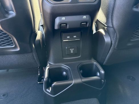 New 2026 Jeep Wrangler Unlimited Rubicon w/ Whitecap Package AWD/4WD image 32