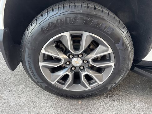 Used 2023 Chevrolet Suburban LS image 13