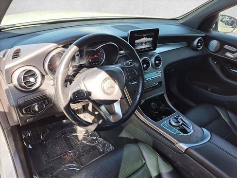 Certified 2019 Mercedes-Benz GLC 350e 4MATIC image 9