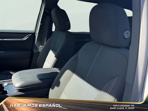 Certified 2025 GMC Acadia Elevation image 24