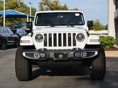 Used 2022 Jeep Wrangler Unlimited Sahara w/ Cold Weather Group AWD/4WD image 15