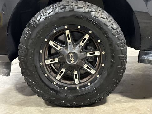 Used 2018 Ford Expedition XLT w/ Equipment Group 202A AWD/4WD image 29