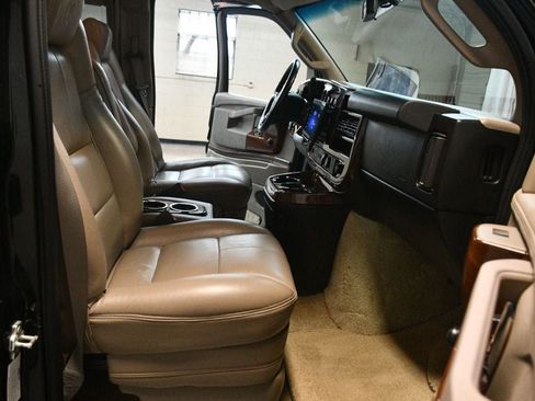 Used 2018 GMC Savana 2500 Extended w/ Enhanced Convenience Package RWD image 35