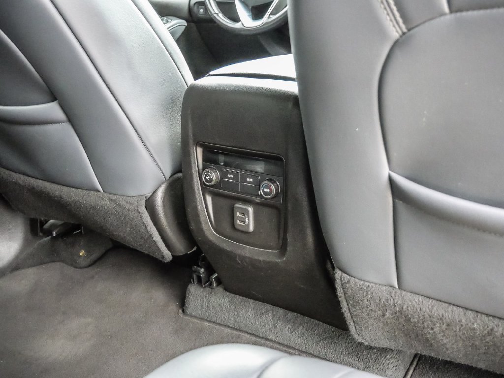 Used 2024 Buick Enclave Essence w/ Sport Touring Edition FWD image 21