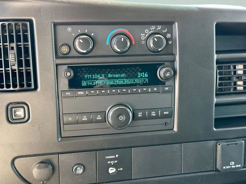 Used 2024 GMC Savana 2500 w/ Driver Convenience Package RWD image 20