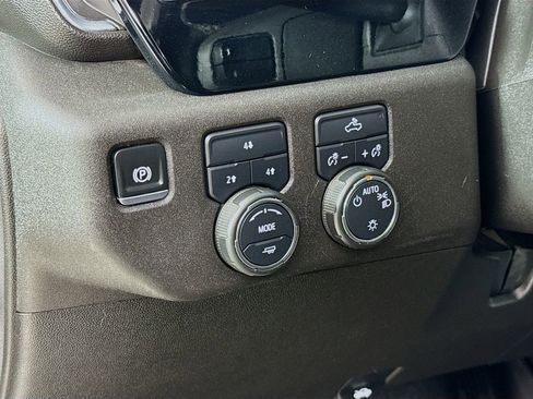 Used 2024 Chevrolet Silverado 3500 LT image 12
