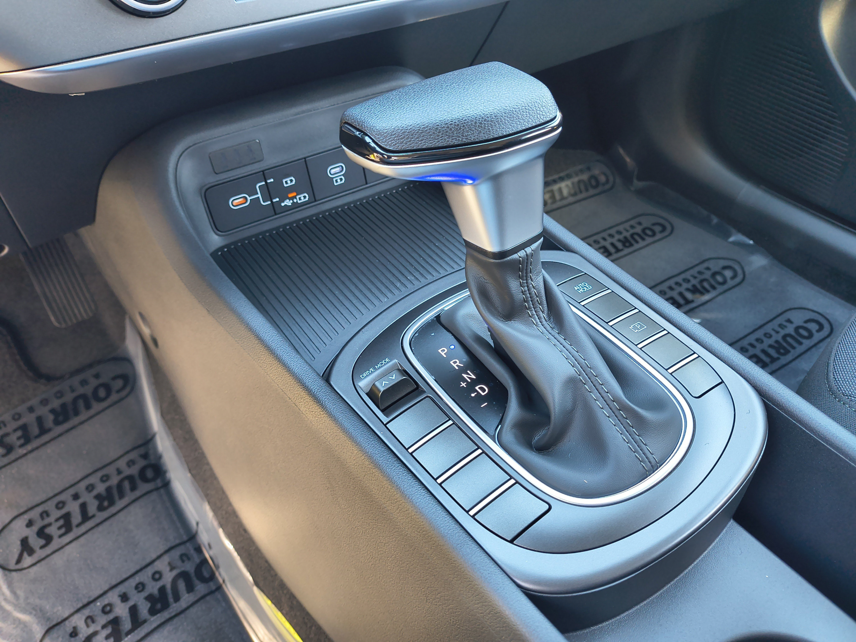 New 2027 Hyundai Kona SE FWD image 27