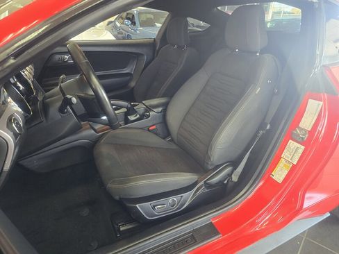 Used 2017 Ford Mustang Coupe image 9