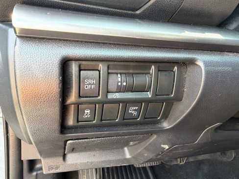 Used 2019 Subaru Crosstrek 2.0i Limited w/ Moonroof Package w/Navigation AWD/4WD image 14
