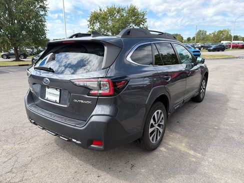Used 2024 Subaru Outback Premium AWD/4WD image 9