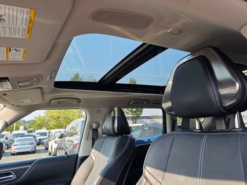 Used 2025 INFINITI QX80 Sensory AWD/4WD image 23