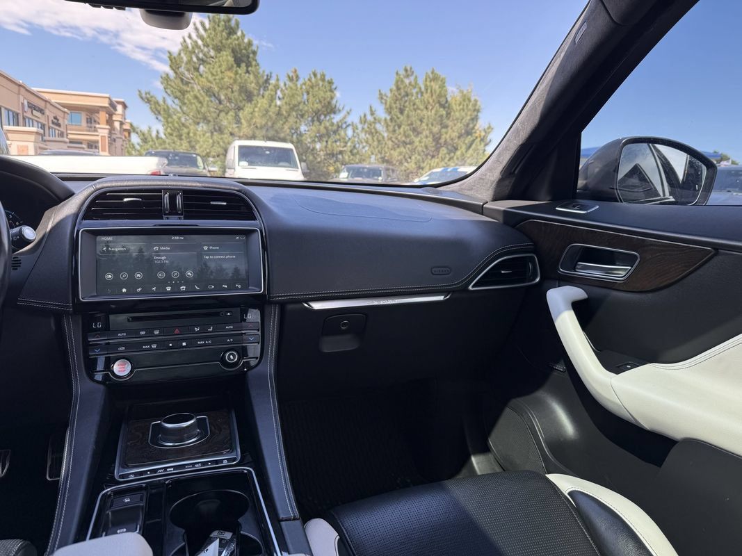 Used 2018 Jaguar F-PACE S AWD/4WD image 26