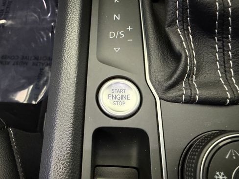Used 2023 Volkswagen Atlas SEL AWD/4WD image 22