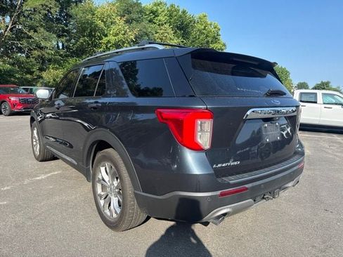 Used 2022 Ford Explorer Limited w/ Equipment Group 301A AWD/4WD image 3