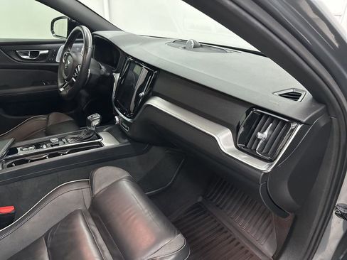 Used 2019 Volvo S60 T6 R-Design image 29
