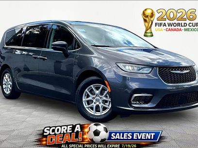 Used 2023 Chrysler Pacifica Touring-L