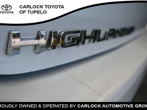 Used 2023 Toyota Highlander XLE FWD image 14