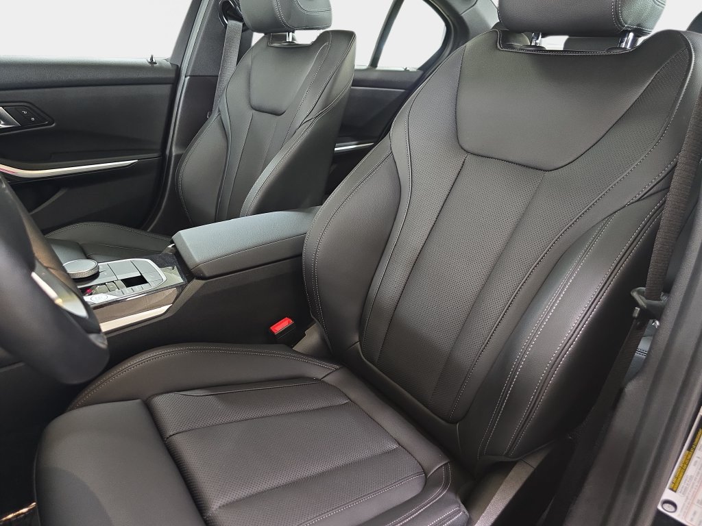 Certified 2024 BMW 330i Sedan w/ Premium Package RWD image 17