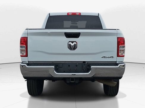 Used 2022 RAM 2500 Tradesman w/ Chrome Appearance Group AWD/4WD image 7