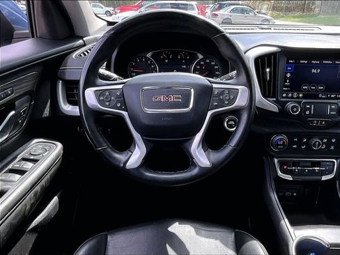 Used 2024 GMC Terrain SLT AWD/4WD image 17