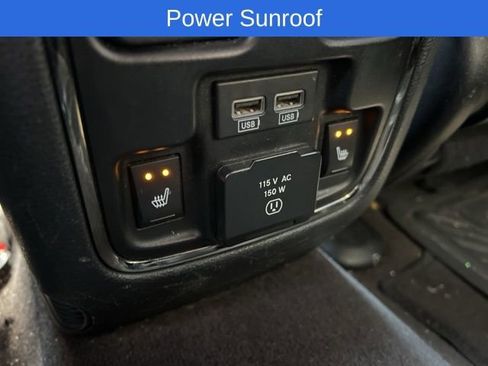 Used 2018 Dodge Durango R/T w/ Technology Group image 16