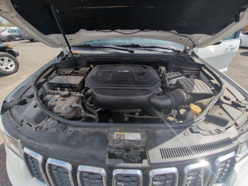 Used 2018 Jeep Grand Cherokee Laredo AWD/4WD image 20