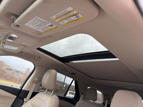 Used 2023 Ford Explorer XLT w/ Equipment Group 202A image 14