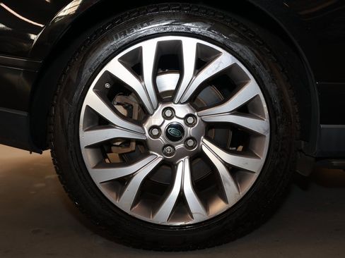 Used 2019 Land Rover Range Rover HSE image 25