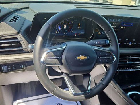 Used 2026 Chevrolet Traverse LT w/ Driver Confidence Package FWD image 11