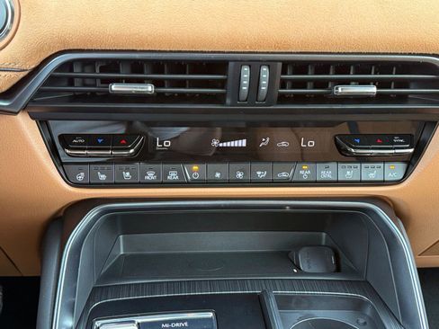 Certified 2025 MAZDA CX-90 3.3 Turbo S w/ Premium Plus image 26