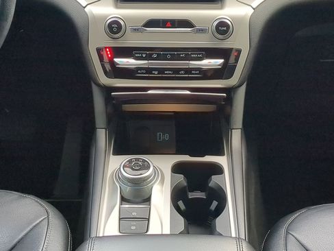 Certified 2022 Ford Explorer XLT image 17